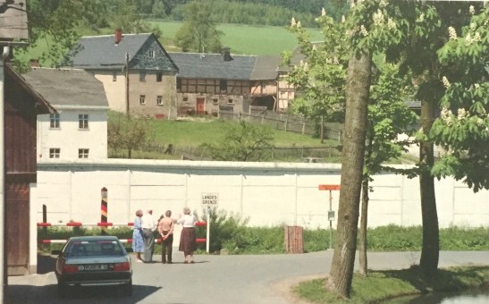 8-blick-uber-die-mauer-nach-osten